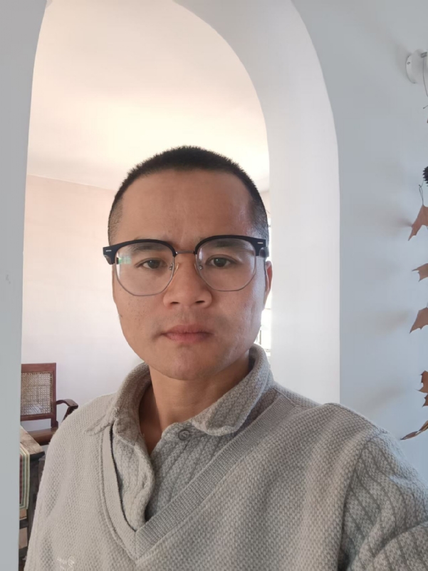 戴戴的第二张照片--大理王婆说媒